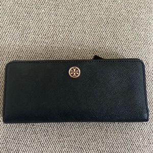 Black Tory Burch Wallet!